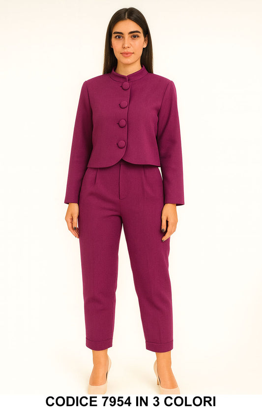 Tailleur Donna Giacca Corta Con Bottoni + Pantalone Capri Completo Chic Coordinato In 3 Colori – 7954