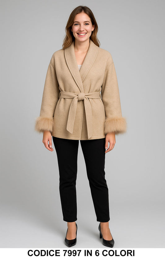 Giacchino corto con cintura e polsini in eco pelliccia Giacca Cappotto Elegante in 6 colori – 7997