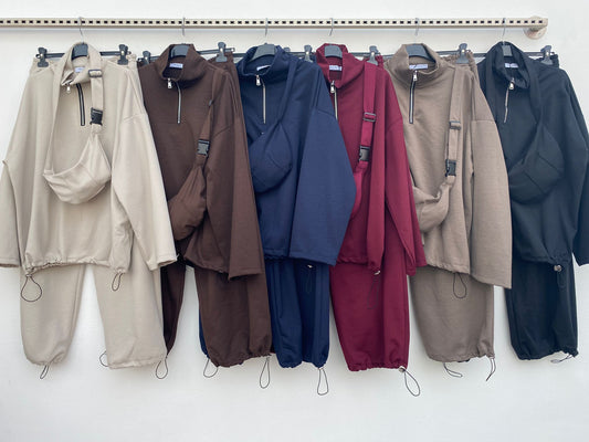 Tuta casual con mezza zip e borsa coordinata Completo 3 Pezzi Coordinato Sportivo in 6 colori – 7999