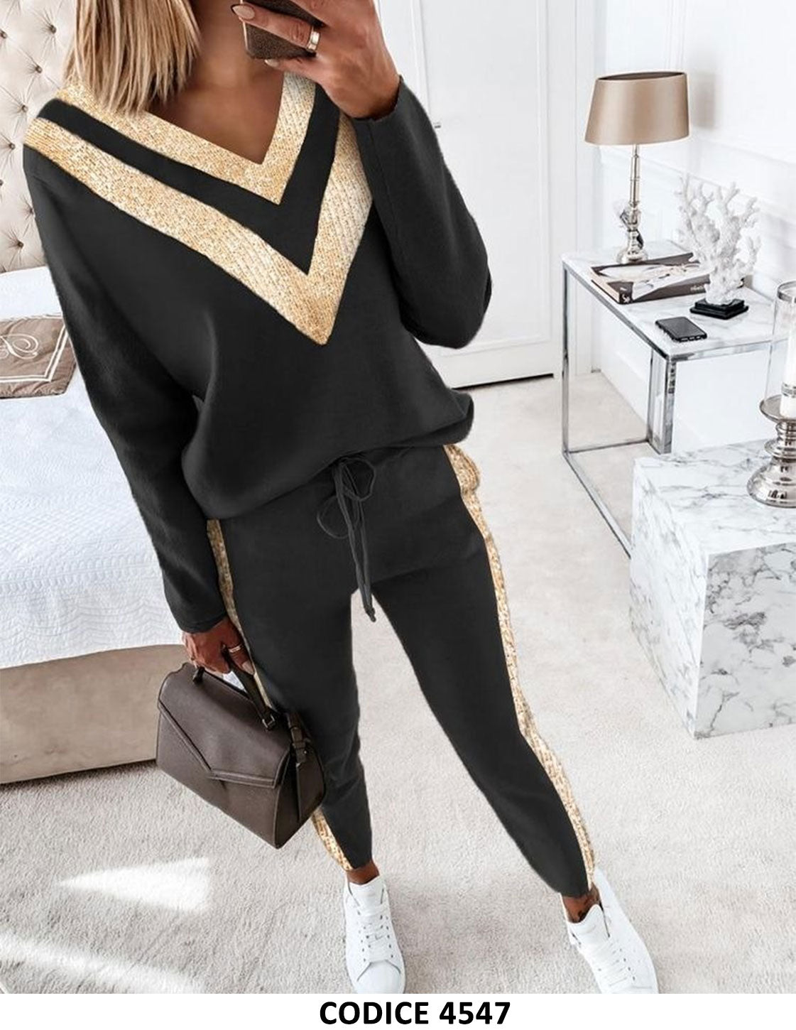 Completo Coordinato Casual Tuta Sportiva Nera con Particolari Dorati in Paillettes Felpa e Pantalone Tessuto Qualità - 4547