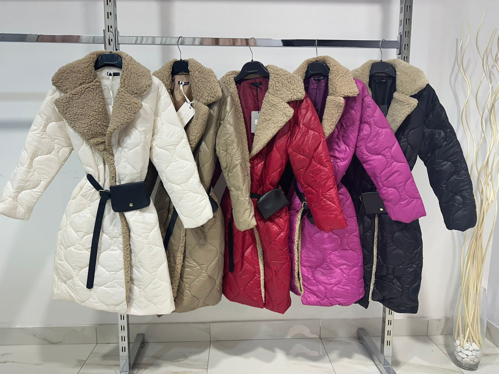 Cappotto Lungo Piumino Esterno e Pellicciotto Interno con Borsetta omaggio Giubbotto Casual in 5 Colori - 4692
