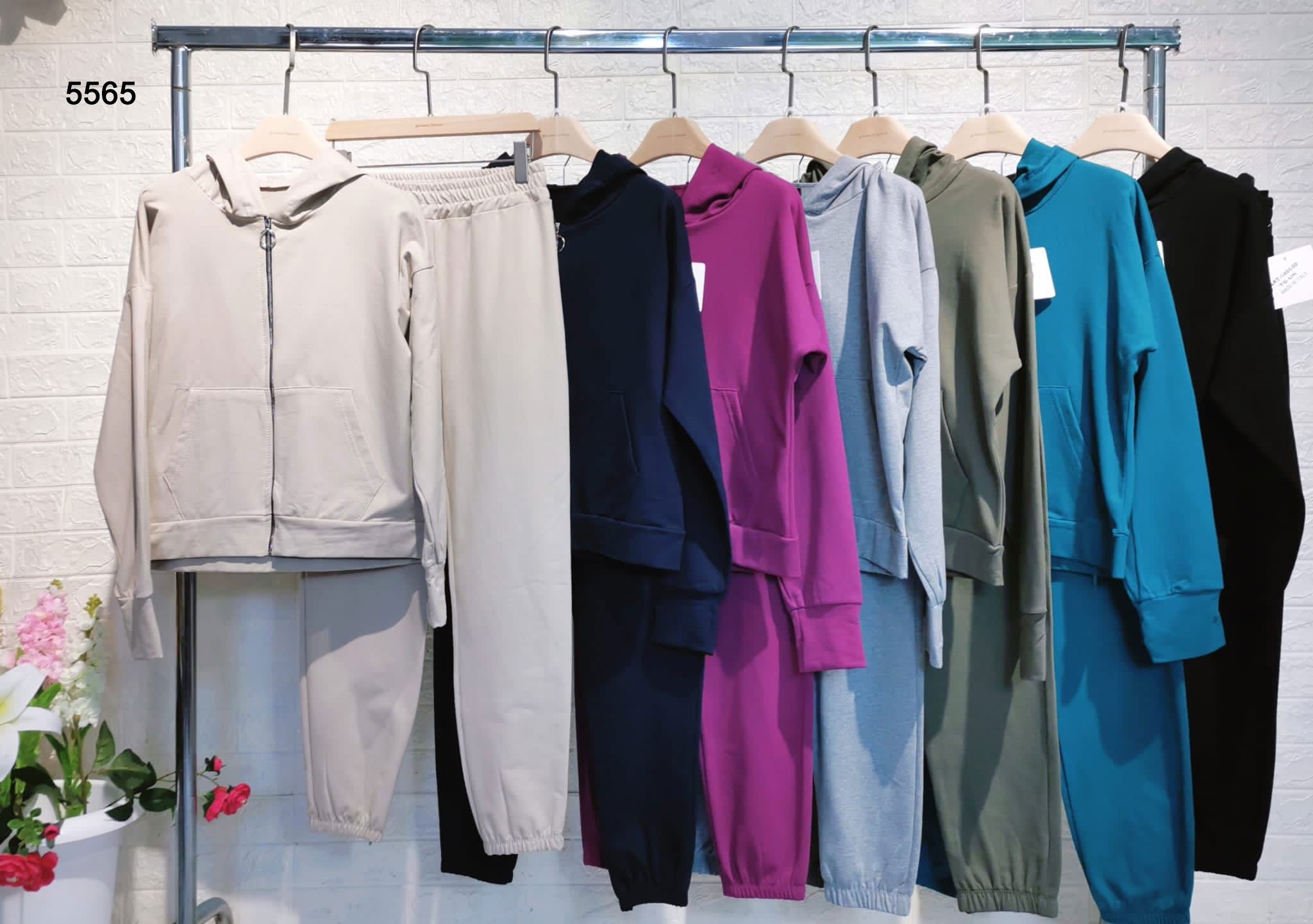 Completo Coordinato Tuta Felpa con Cappuccio e Pantalone Elastico Tessuto Felpato in 6 Colori - 5565