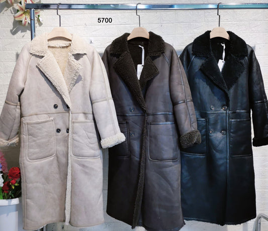 Cappotto Lungo Montone Con Tasche Bottoni Imbottitura In Pellicciotto Manica Con Risvolto In 3 Colori - 5700