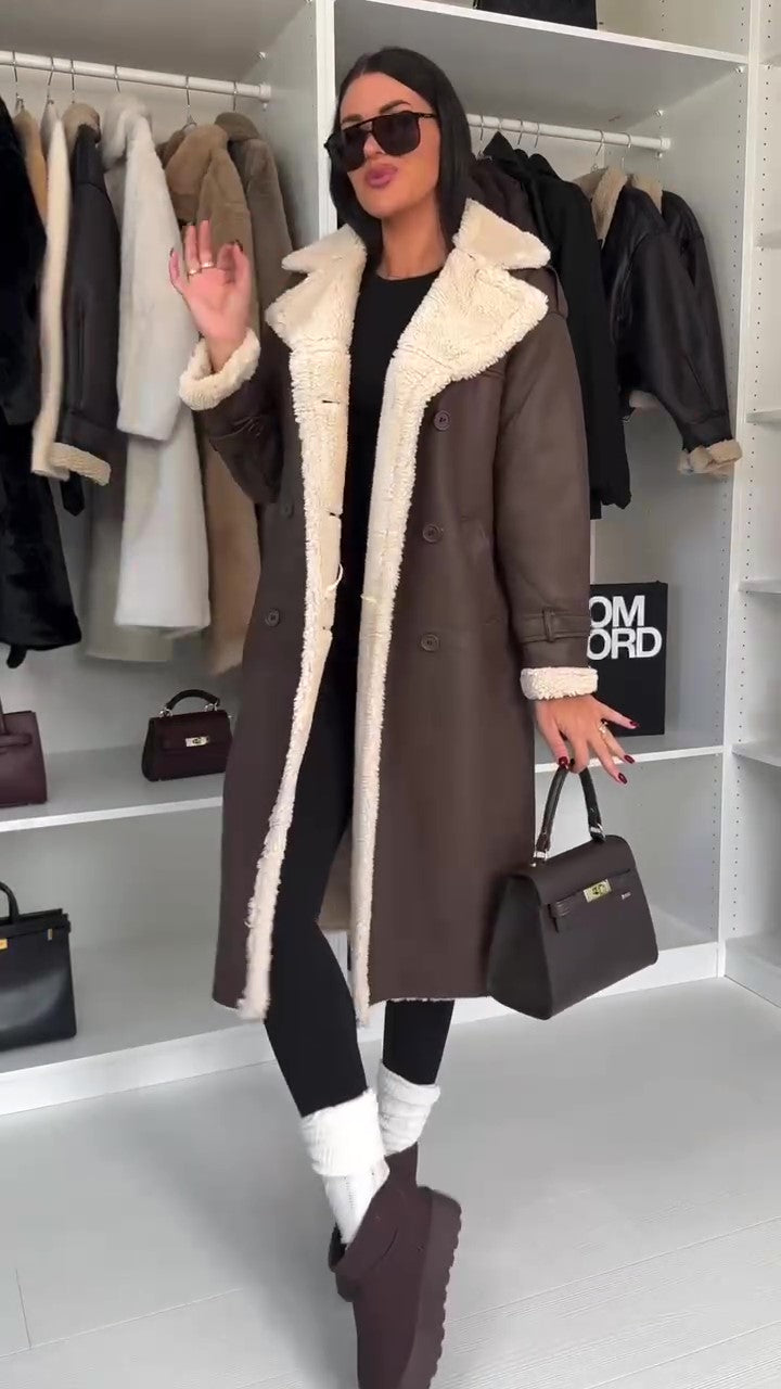 Cappotto Montone Lungo eco Pelliccia Bianca con Bottoni Giubbotto eco Pelle con Cintura in Nero - 7086Out