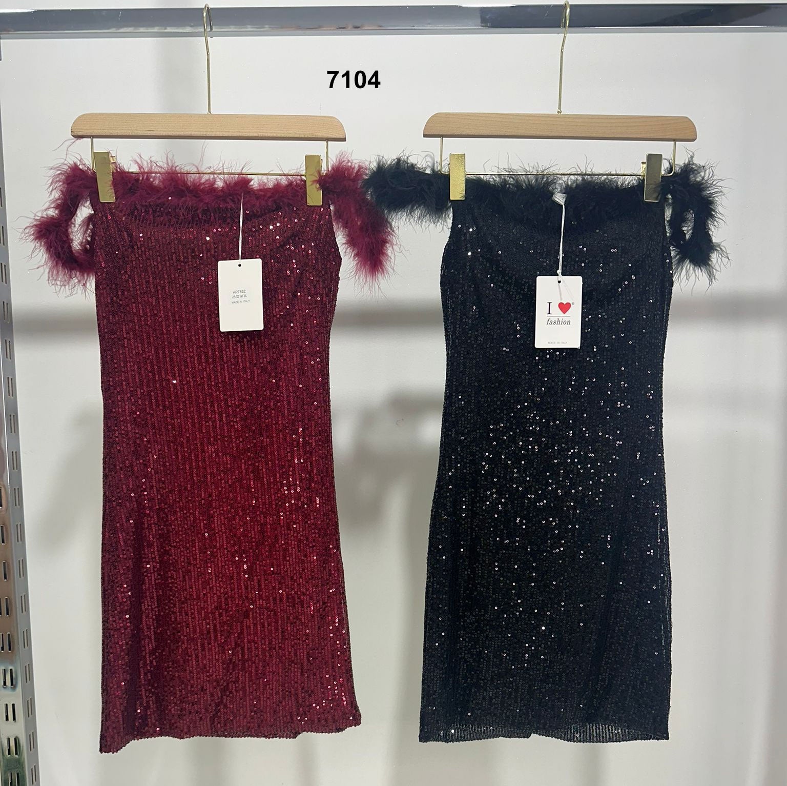 Abito Corto Elegante con Piume sullo Scollo Vestito in Paillettes Serata in Rosso o Nero - 7104