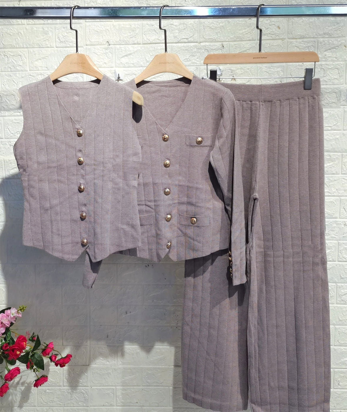 Completo Gilet Maglia Manica Lunga Pantalone Palazzo Bottoni Gioiello Dorati Coordinato in 6 Colori - 7207