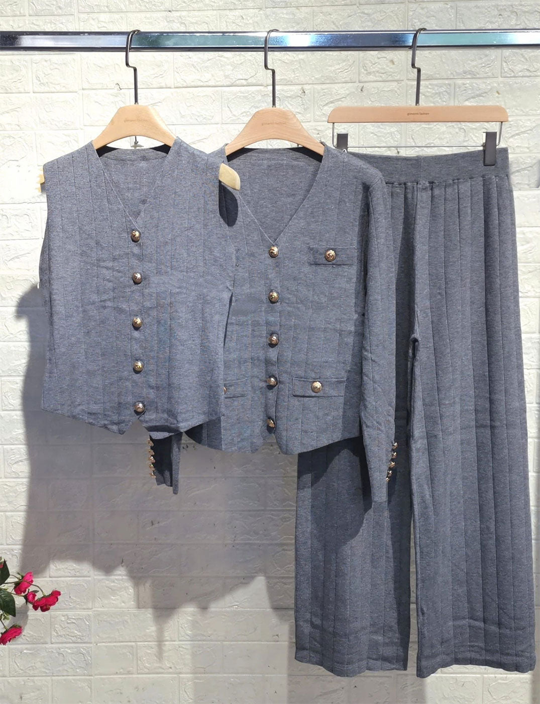 Completo Gilet Maglia Manica Lunga Pantalone Palazzo Bottoni Gioiello Dorati Coordinato in 6 Colori - 7207