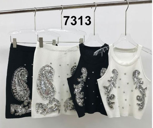 Completo Elegante Maglia Top Gonna Corta Applicazione di Strass Decoro Arabesco Coordinato in Bianco o Nero - 7313