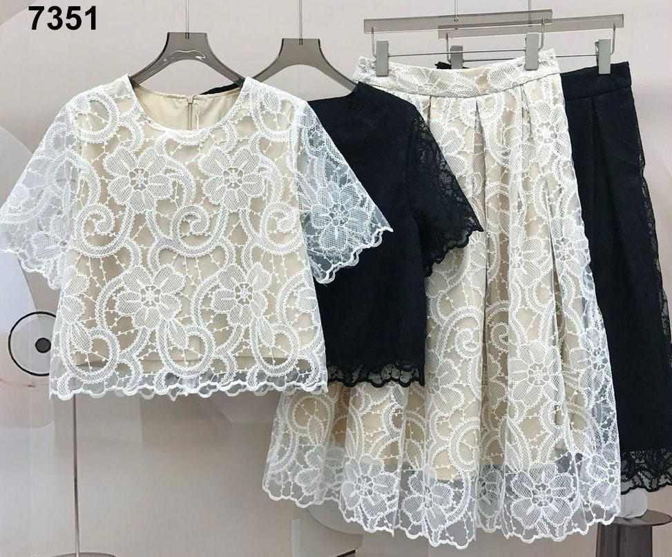 Completo Elegante Romantico Maglia e Gonna Lunga Trama Margherite Coordinato Foderato in Bianco o Nero - 7351