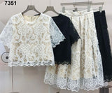Completo Elegante Romantico Maglia e Gonna Lunga Trama Margherite Coordinato Foderato in Bianco o Nero - 7351
