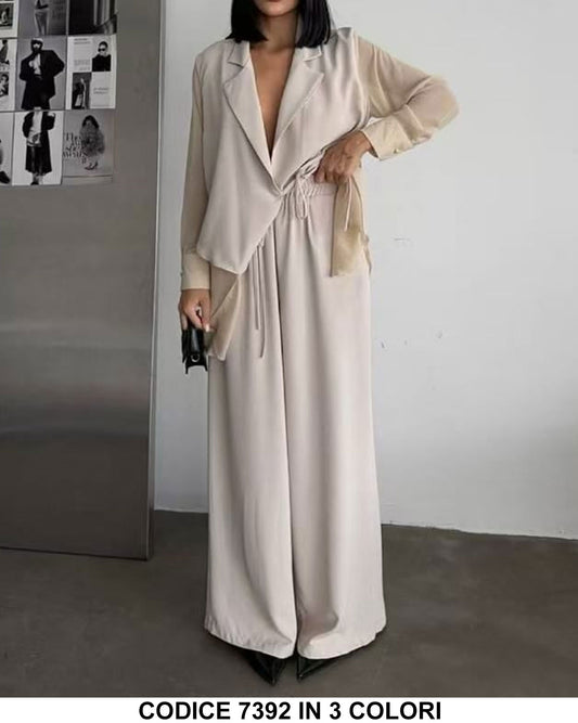 Completo Elegante Tailleur Giacca Asimmetrica con Laccetti Pantalone Zampa Coordinato in 3 Colori - 7392