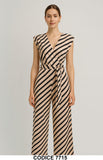 Jumpsuit a Righe Nere su Base Beige – Tuta Lunga Intera Elegante con Cintura in Vita – 7715