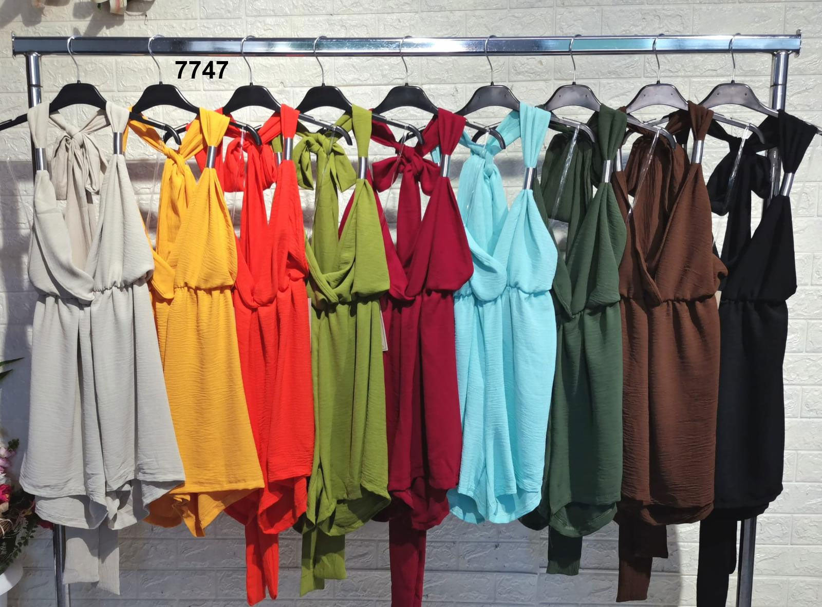 Tuta corta estiva con scollo incrociato e dettaglio gioiello Jumpsuit Casual in 10 Colori – 7747