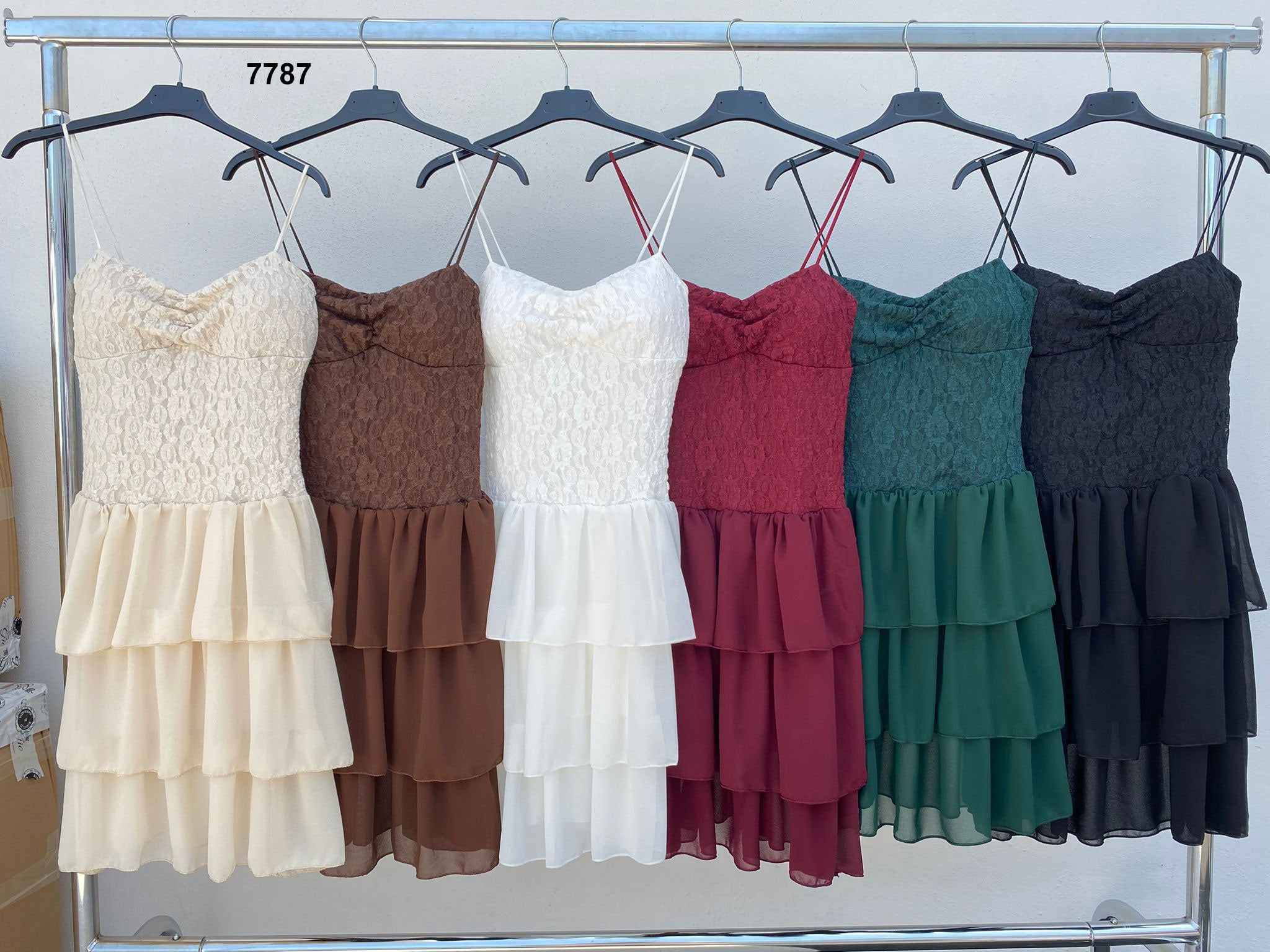 Vestito corto in pizzo con balze e spalline sottili Abito Evento Apertitivo in Nero - 7787Out