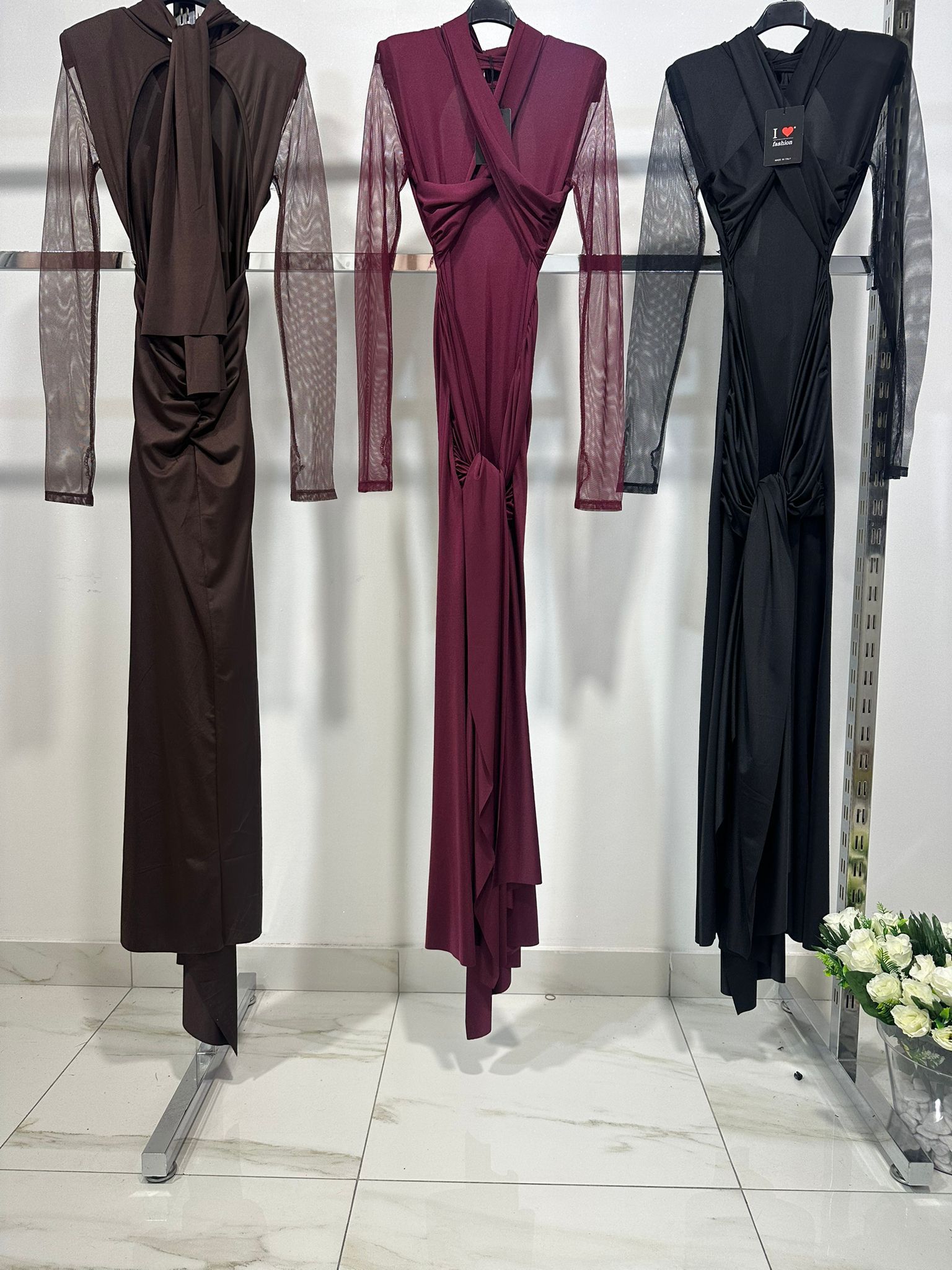 Abito lungo elegante con maniche in tulle e drappeggi Vestito Evento Serata in 3 Colori – 7917