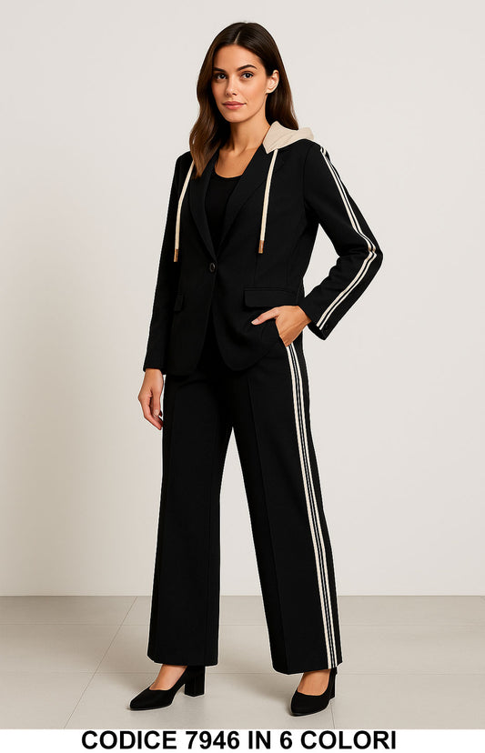 Completo Donna Tailleur Sportivo con Giacca a Cappuccio e Pantalone con Bande Laterali in 6 Colori – 7946