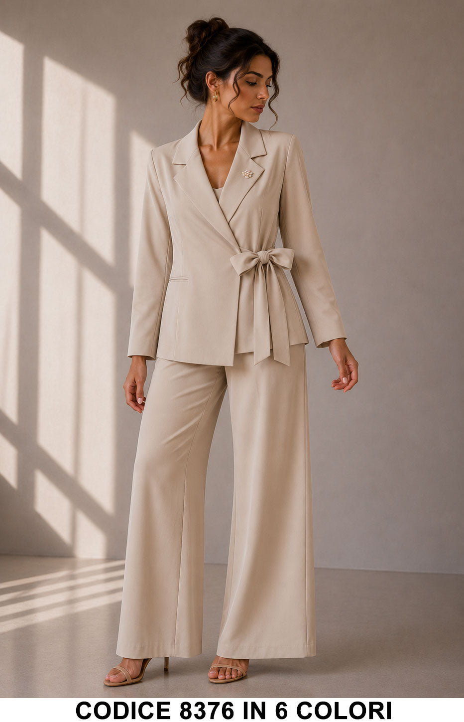 Tailleur Elegante con Giacca a Portafoglio con Spilla e Pantalone Palazzo Compleot in 6 Colori – 8376