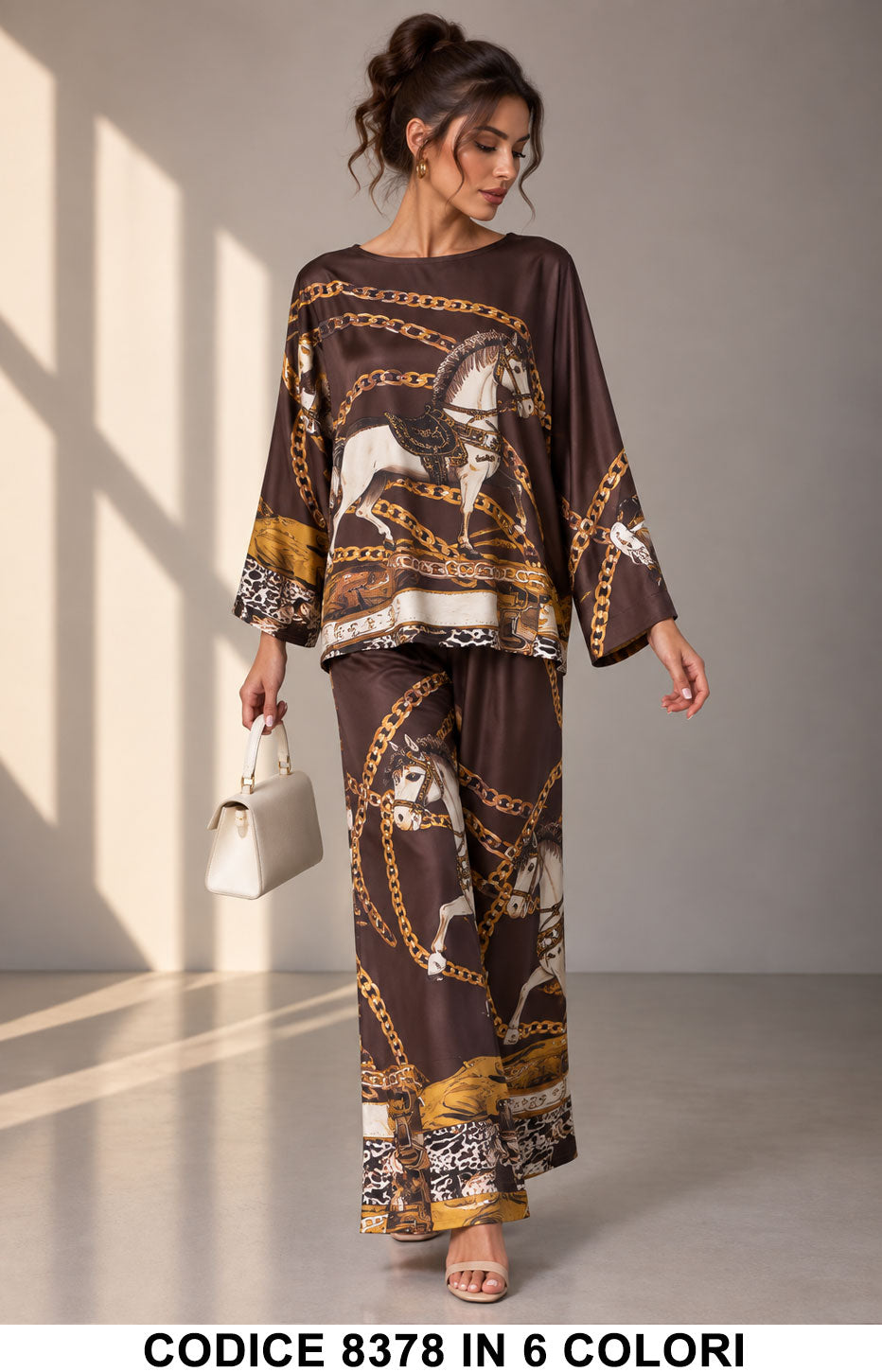 Completo Satinato Fantasia Cavalli e Catene Maglia Pantalone Elgante Coordinato in 6 Colori – 8378