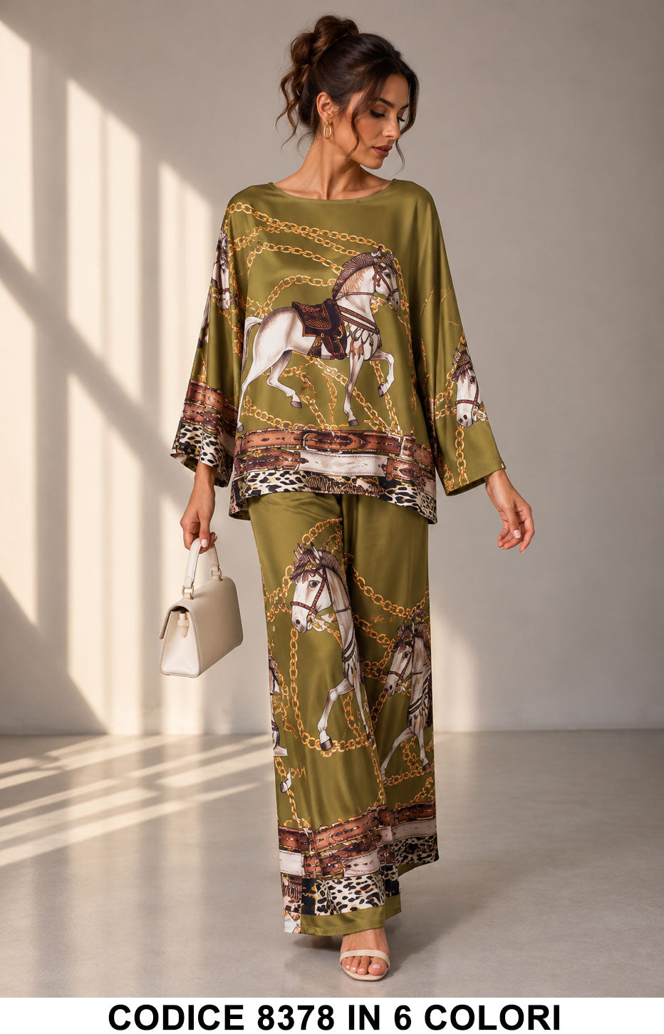 Completo Satinato Fantasia Cavalli e Catene Maglia Pantalone Elgante Coordinato in 6 Colori – 8378