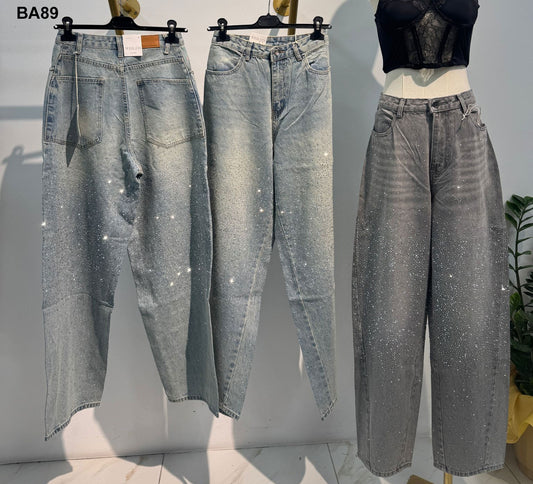 Pantalone in Jeans Modello Aladino Strass Luccicanti Pantaloni Larghi in Blu Chiaro o Grigio - BA89