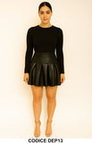 Gonna corta a pieghe in ecopelle nera – Modello DEP13