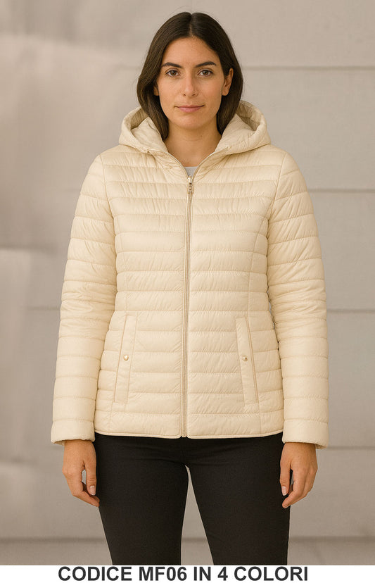Piumino leggero con cappuccio e dettagli oro Giubbotto Fashion Taglie Forti Curvy in 4 colori – MF06
