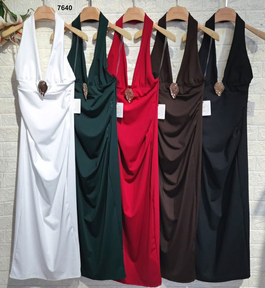 Abito Elegante Lungo con Scollo Profondo e Dettaglio Conchiglia Gioiello Dorata Vestito Evento in 5 Colori – 7640 - Abbigliamento donna elegante su I Love Dress