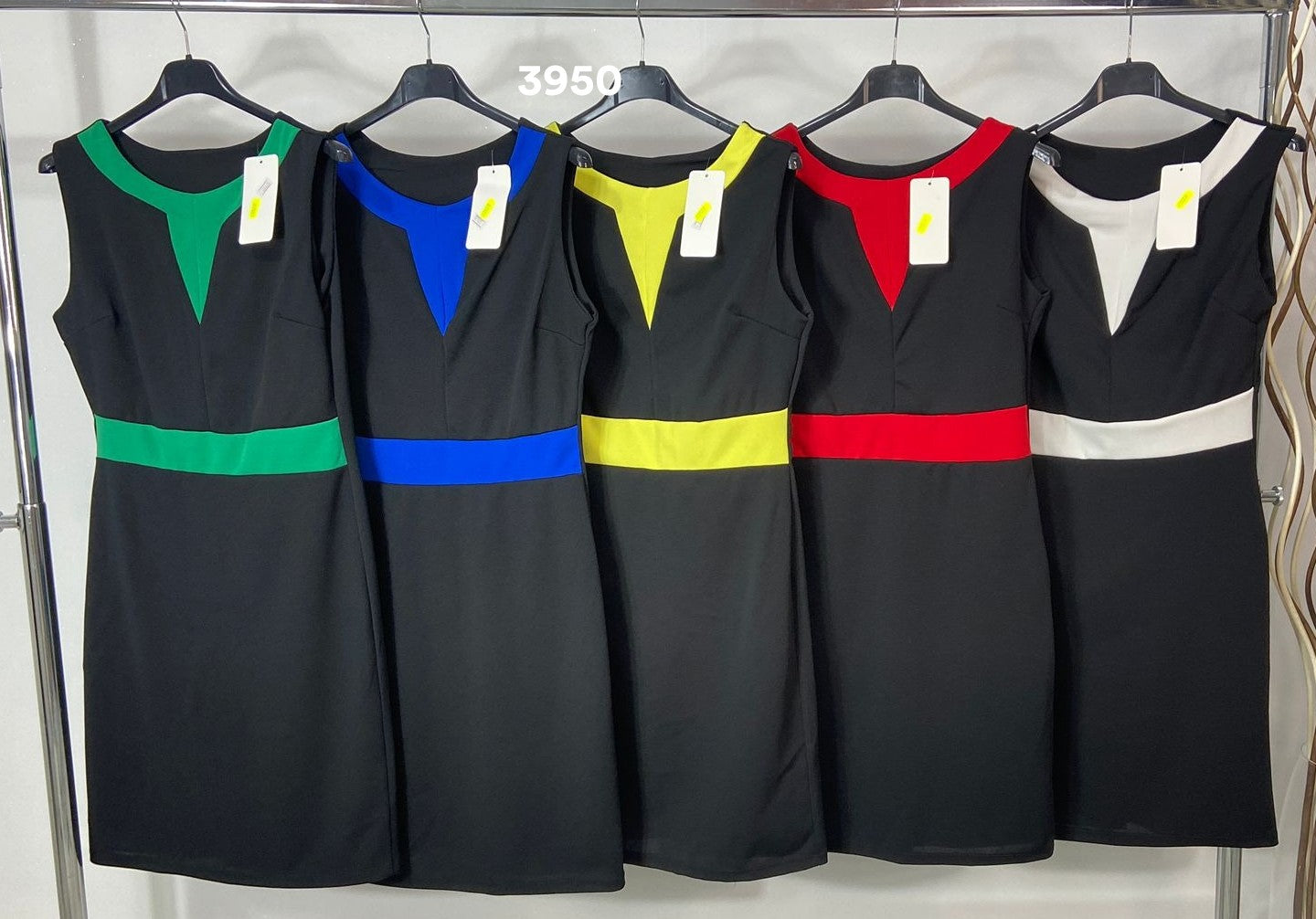 Vestito smanicato a tubino Nero con collo e fascia in vita colorata in Blu elettrico - 3950